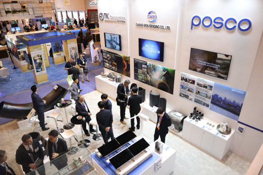 포스코가 세계해양기술콘퍼런스(OTC)에 마련한 전시장 전경. 포스코 제공